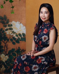 顏郁芳-特聘教授兼任圖書館館長圖片